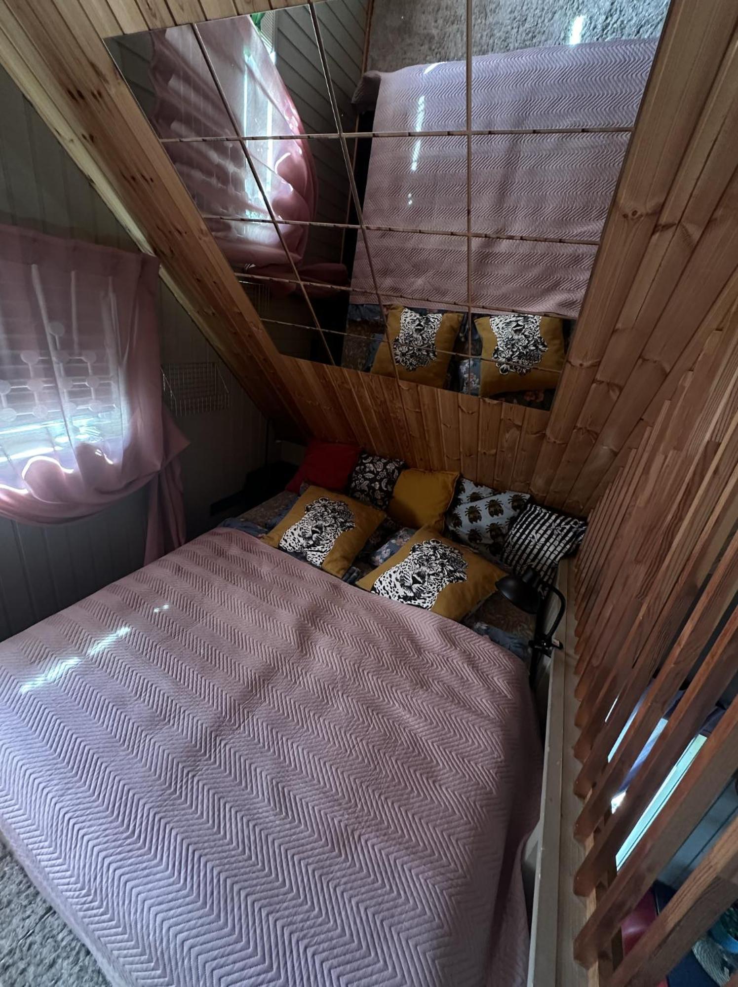 Amazing Little House On An Island With Garden Villa Рига Екстериор снимка